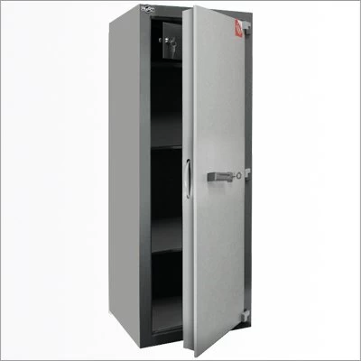 Сейф Рипост BMI 3101